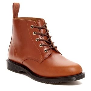 Dr. Marten’s Emmeline boot